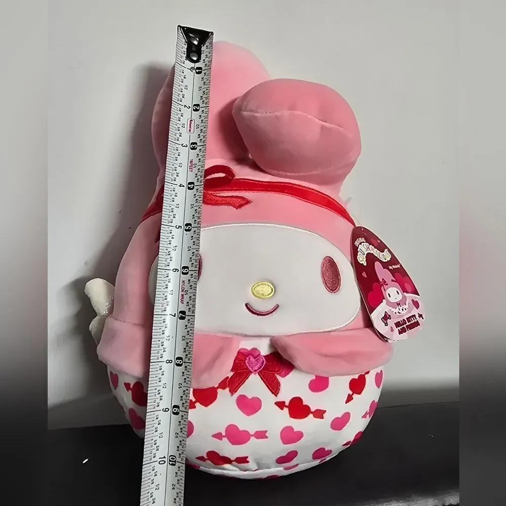 Hello Kitty celebrate season